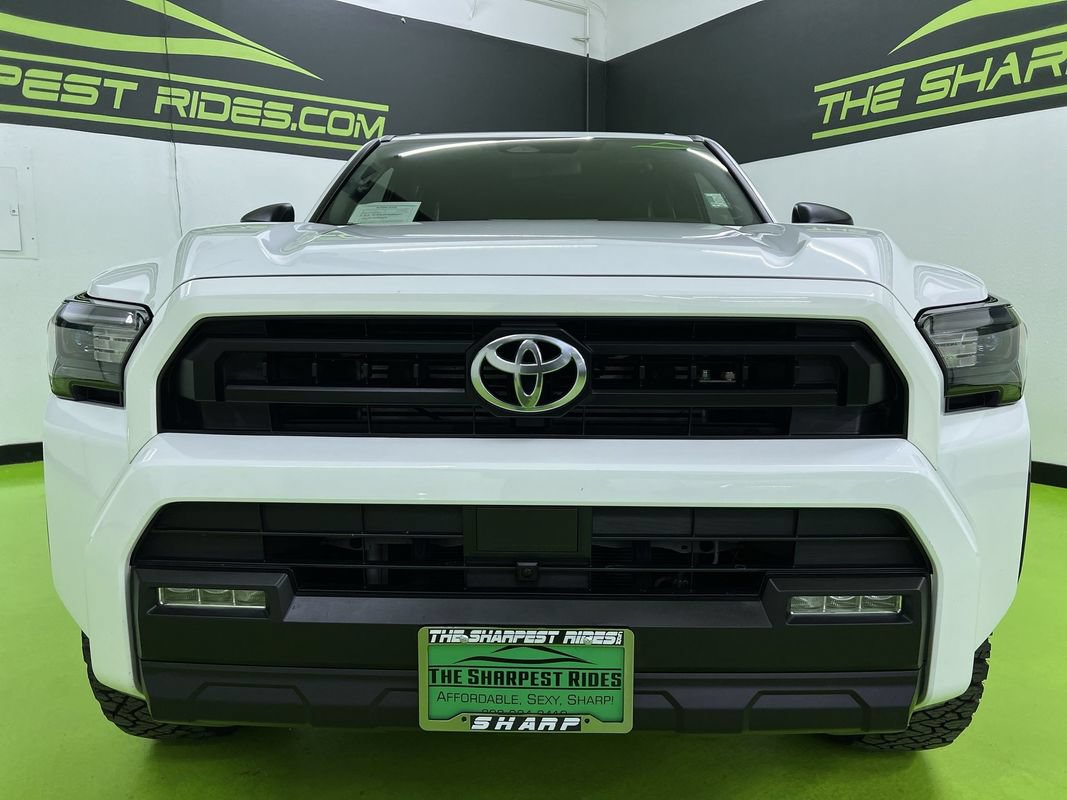 Used 2025 Toyota 4Runner SR5 AWD/4WD image 3