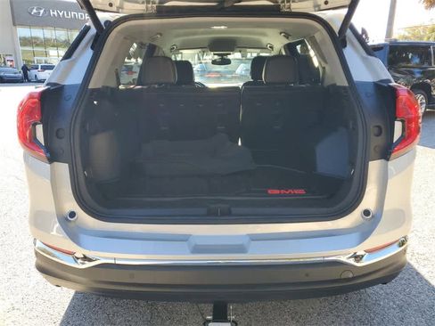Used 2022 GMC Terrain SLT w/ Infotainment Package II image 8