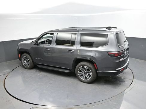 Used 2024 Jeep Wagoneer Series II AWD/4WD image 46