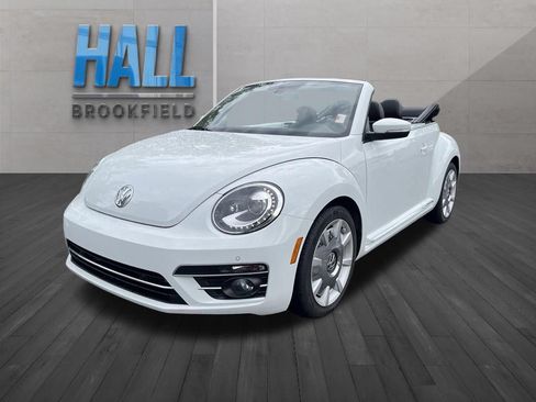Used 2019 Volkswagen Beetle 2.0T SE FWD image 1