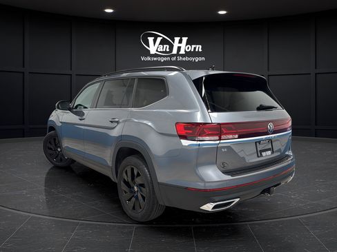 Used 2024 Volkswagen Atlas SE AWD/4WD image 5