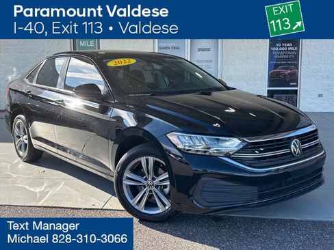 Used 2022 Volkswagen Jetta SE image 1