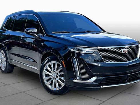 Used 2023 Cadillac XT6 Premium Luxury w/ Technology Package AWD/4WD image 3
