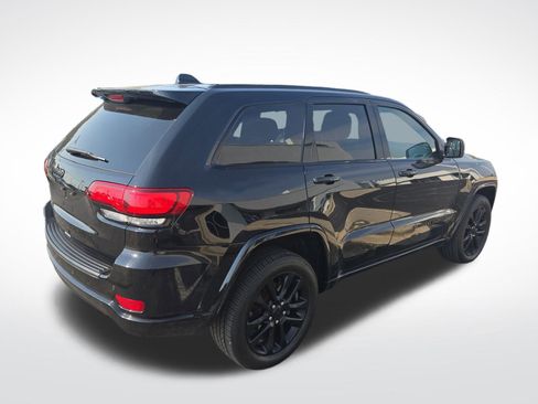 Used 2022 Jeep Grand Cherokee Laredo X image 6