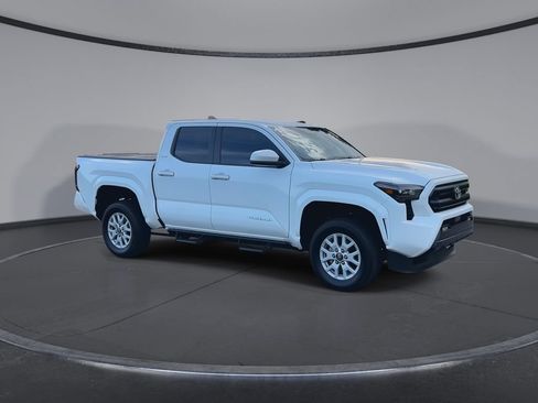 Used 2024 Toyota Tacoma SR5 RWD image 2