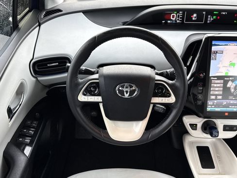 Used 2018 Toyota Prius Four Touring w/ Premium Convenience Package FWD image 18