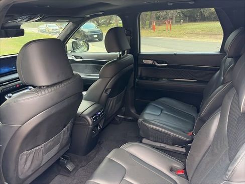 Used 2024 Hyundai Palisade Calligraphy image 9