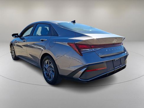 Certified 2024 Hyundai Elantra SEL image 7