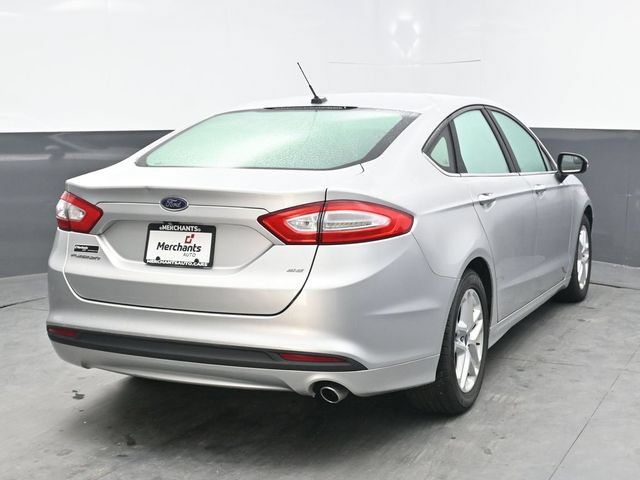 Used 2015 Ford Fusion SE FWD image 7