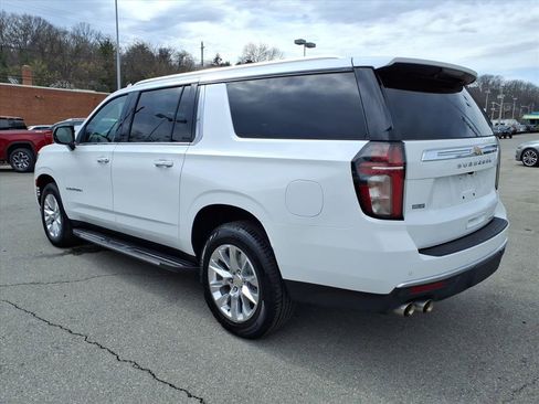 Used 2023 Chevrolet Suburban Premier image 6