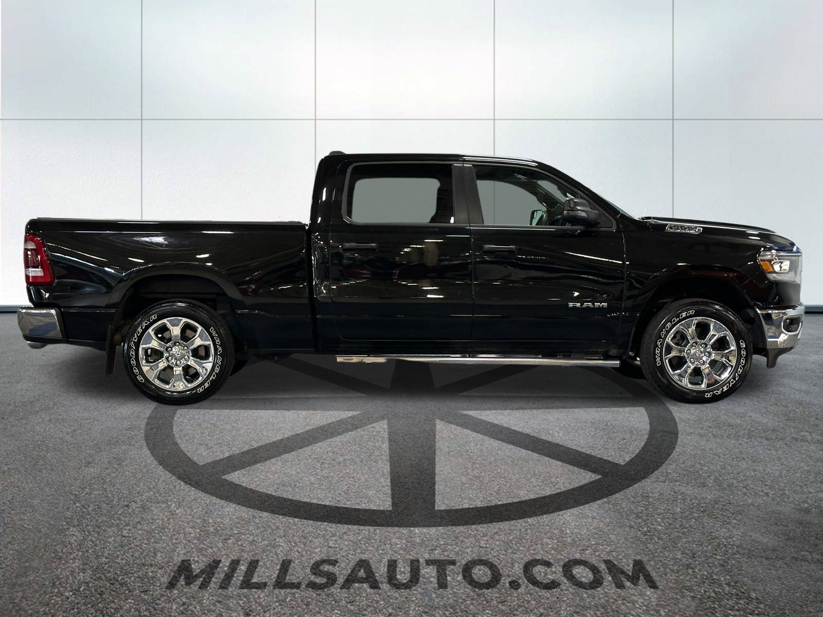 Used 2023 RAM 1500 Big Horn AWD/4WD image 10