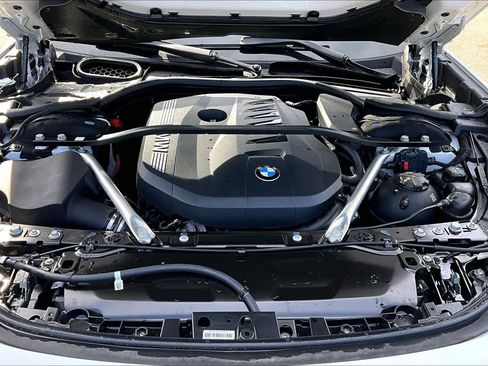 Certified 2025 BMW 740i xDrive image 33