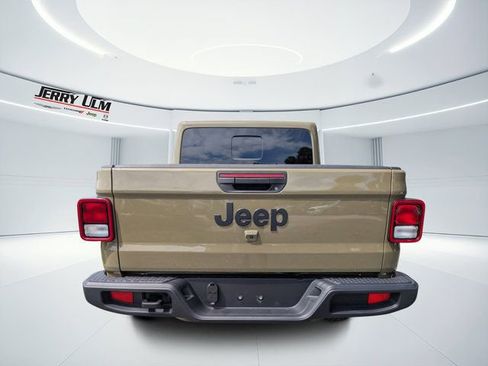 New 2025 Jeep Gladiator Sport image 4