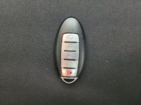 Used 2025 Nissan Altima 2.5 SV FWD image 32
