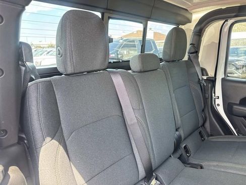 Used 2024 Jeep Gladiator Sport image 12