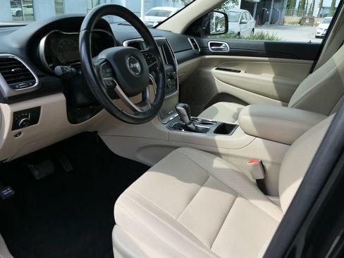 Used 2021 Jeep Grand Cherokee Laredo RWD image 11