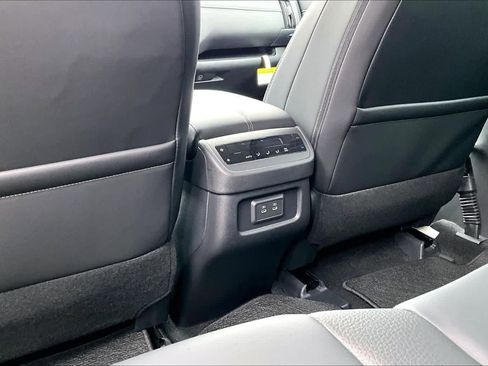 New 2026 Nissan Pathfinder SL image 19