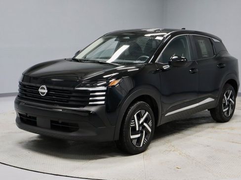 Used 2025 Nissan Kicks SV image 7