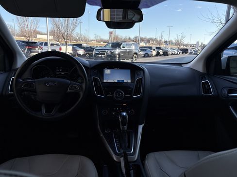 Used 2016 Ford Focus Titanium w/ Titanium Technology Package image 28