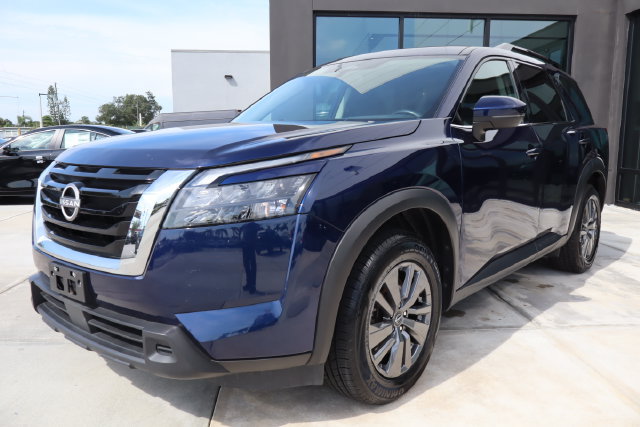 Used 2024 Nissan Pathfinder SV FWD image 8