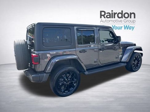 Used 2022 Jeep Wrangler Unlimited Sahara w/ Cold Weather Group AWD/4WD image 7