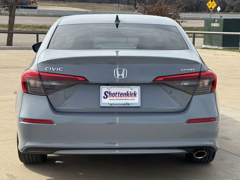 Used 2023 Honda Civic Sport image 5