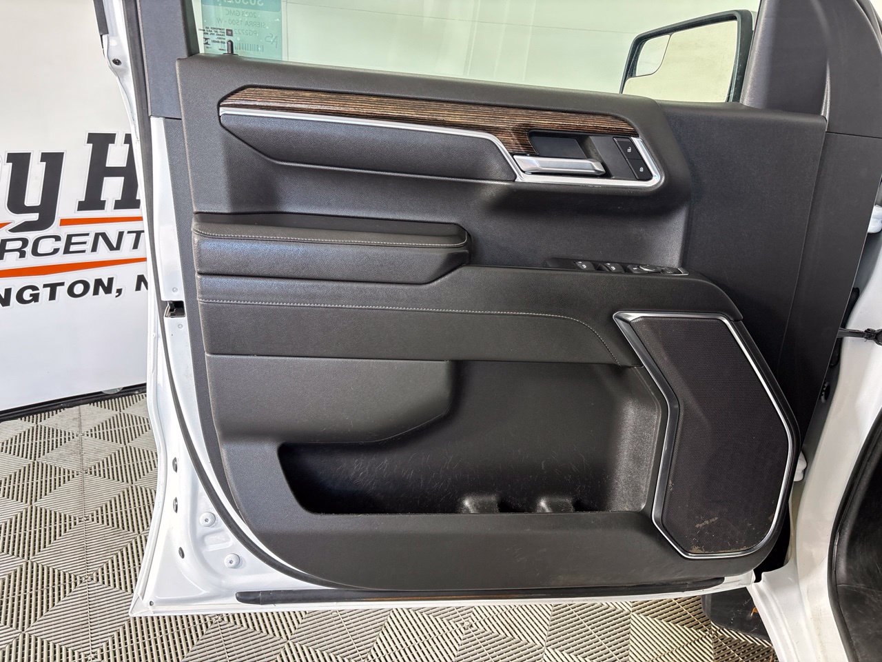 Used 2023 GMC Sierra 1500 SLE AWD/4WD image 7