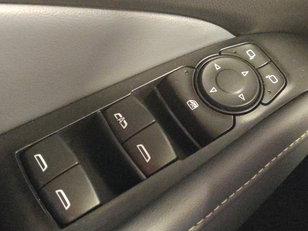 Used 2022 Buick Enclave Essence w/ Sport Touring Edition FWD image 27