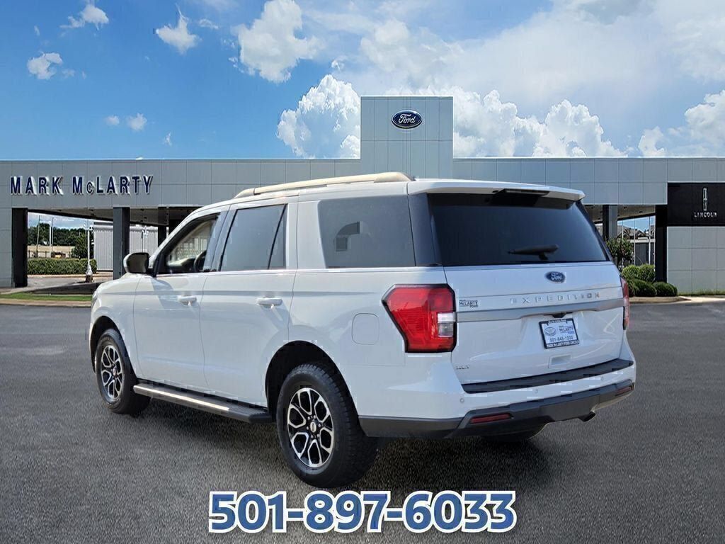 Used 2023 Ford Expedition XLT RWD image 3