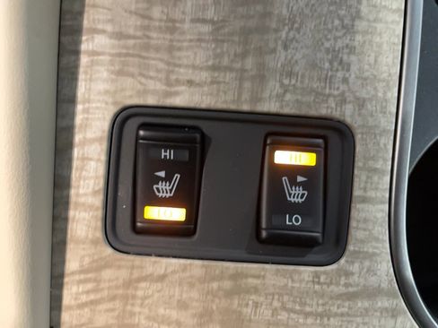 Used 2024 Nissan Murano SL image 11