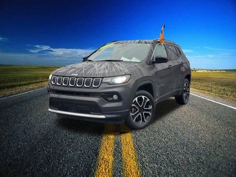 Certified 2022 Jeep Compass Limited image 30