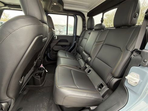 New 2025 Jeep Gladiator Sport image 20