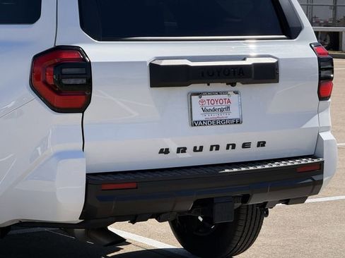 Used 2025 Toyota 4Runner SR5 image 6