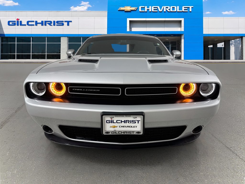 Used 2023 Dodge Challenger SXT RWD image 2