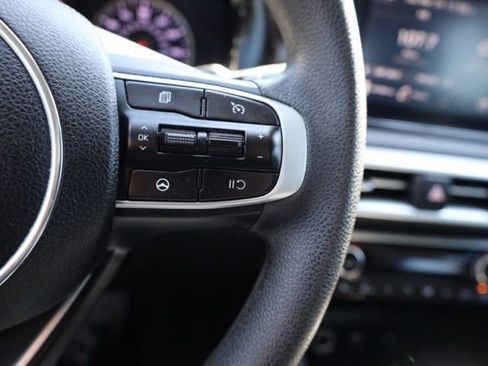 Used 2022 Kia K5 LXS image 27