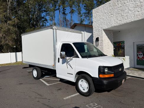 Used 2007 Chevrolet Express 3500 RWD image 16