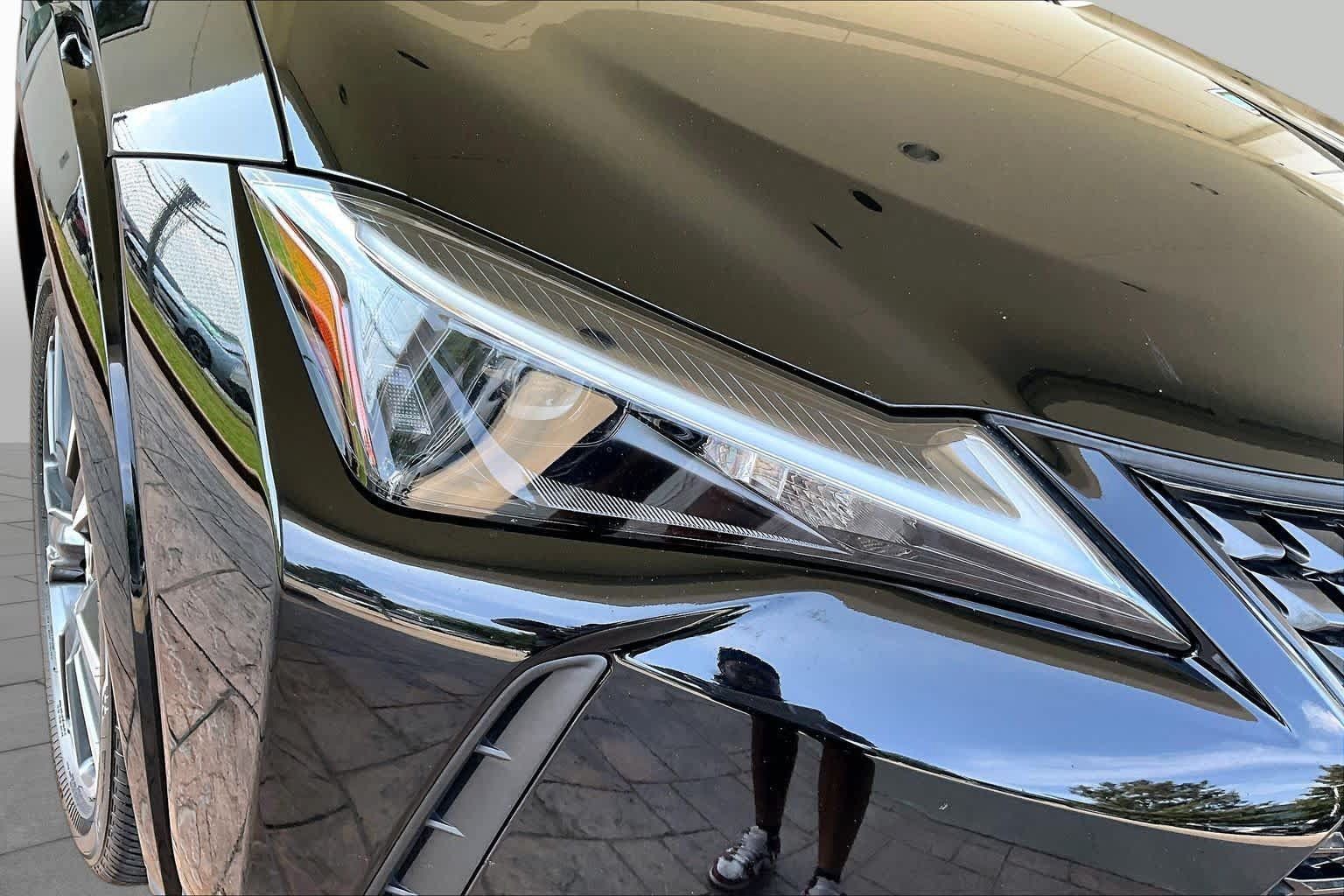 Used 2024 Lexus UX 250h FWD w/ Premium Package image 25