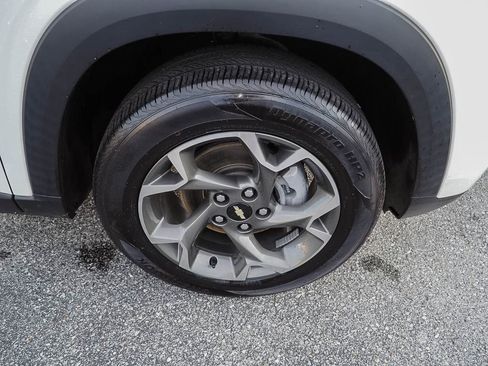 Certified 2024 Chevrolet Trax LT FWD image 35