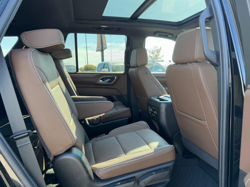 Used 2024 Chevrolet Tahoe High Country w/ Premium Package 2 AWD/4WD image 13