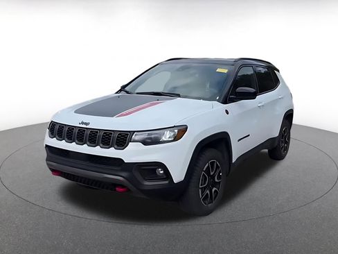 Used 2025 Jeep Compass Trailhawk image 7