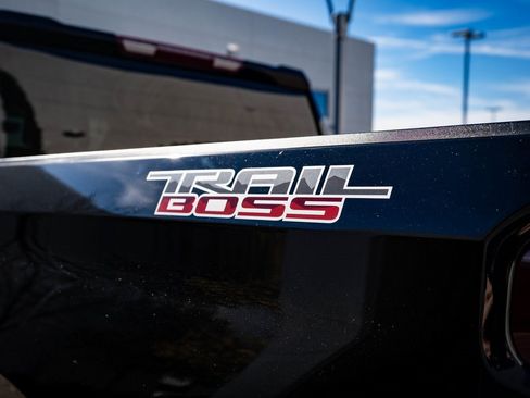 Used 2020 Chevrolet Silverado 1500 LT Trail Boss image 18