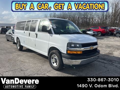 Used 2025 Chevrolet Express 3500 LT w/ LT Preferred Equipment Group RWD image 1