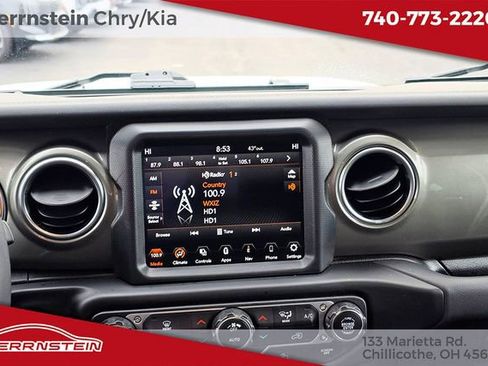 Used 2023 Jeep Wrangler Unlimited Sahara AWD/4WD image 9