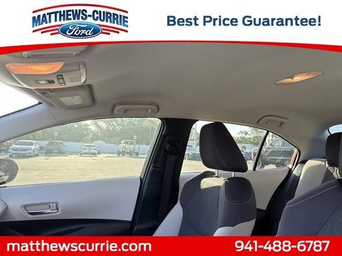 Used 2020 Toyota Corolla LE FWD image 11
