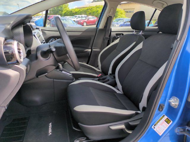 Used 2021 Nissan Versa SV FWD image 7