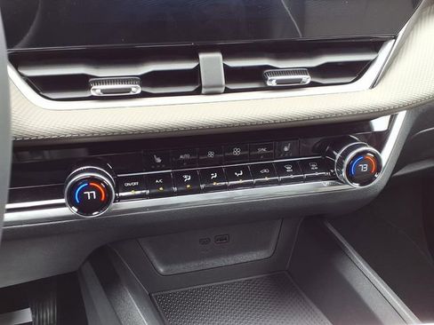 New 2026 Chevrolet Equinox LT w/ Convenience Package II image 9