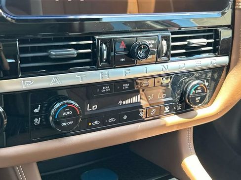 New 2026 Nissan Pathfinder Platinum w/ Cargo Package AWD/4WD image 34