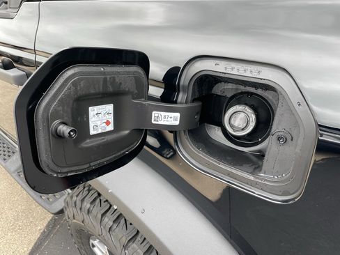 New 2025 Ford Bronco Badlands image 64