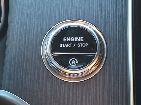 Certified 2025 Mercedes-Benz GLC 300 4MATIC image 23