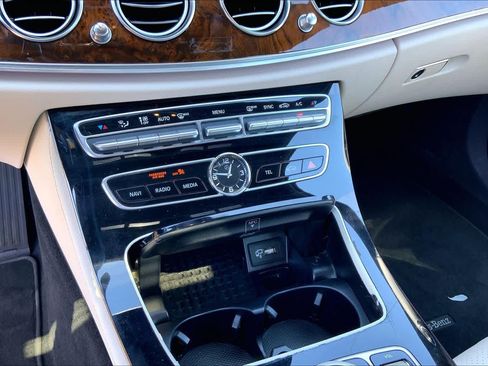 Used 2017 Mercedes-Benz E 300 4MATIC image 31